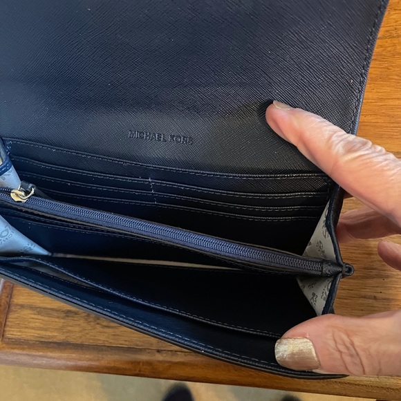 Michael Kors Fulton Flap Continental Wallet NWOT 8 X 4 - Picture 3 of 10